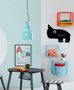 Metall Hängelampe in hellblau von Done by Deer auf www.mina-lola.com