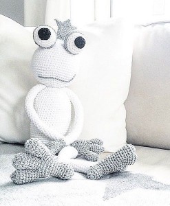 King Froggy in silber-weiß von leggybuddy