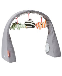 Spielbogen Activity Gym auf mina-lola.com von done by deer