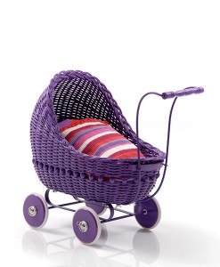 Nostalgischer Puppenwagen in lila von smallstuff auf www.mina-lola.com