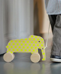 Nachziehtier Elefant EDDY auf www.mina-lola.com von Studio delle Alpi