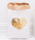 Papiersack goldenes Herz auf mina-lola.com von Eulenschnitt