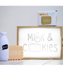 Milk_Bottle_Licht_Littlelovelycompany