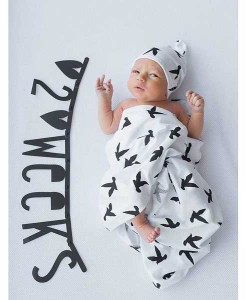 DIY Letter Banner black auf mina-lola.com von A little lovely company