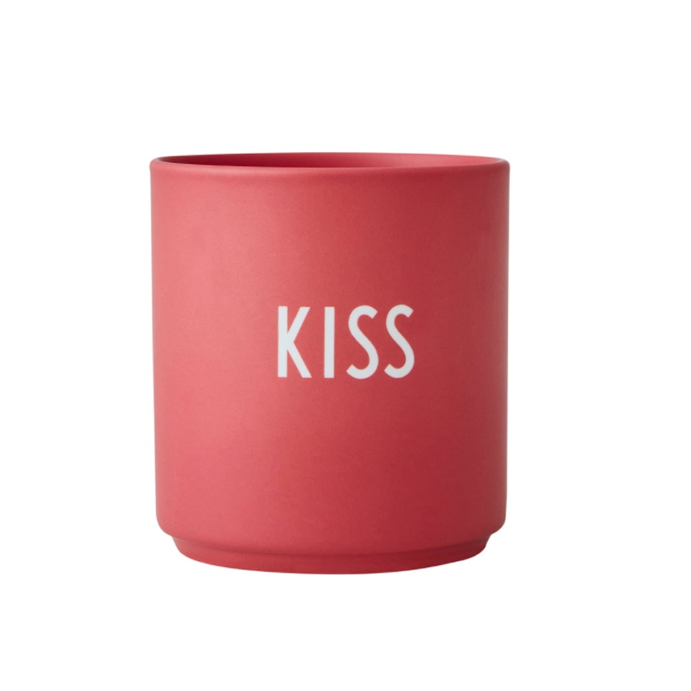 Lieblingsbecher KISS Red Berry Design Letters auf www.mina-lola.com