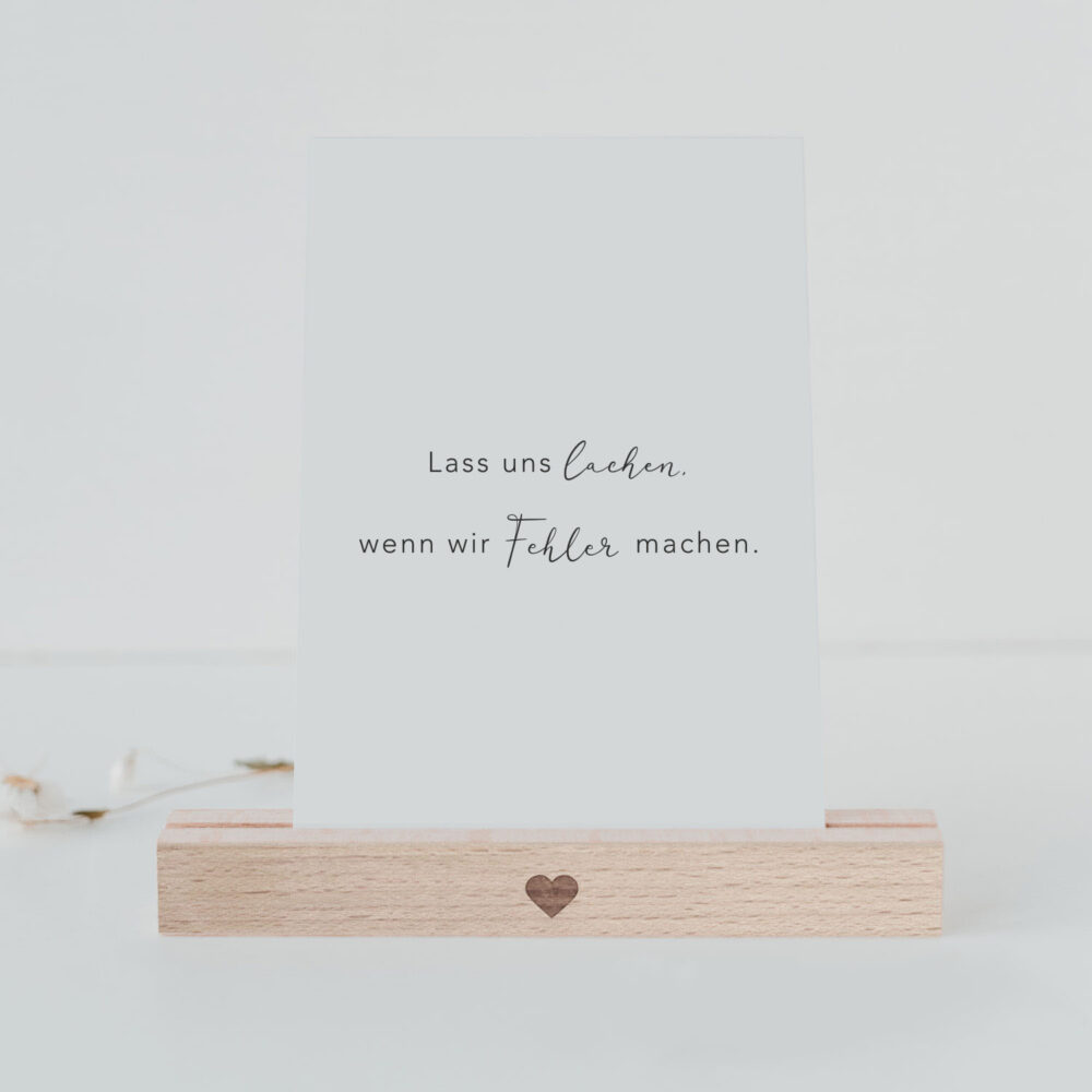 Grusskarte "Lass und lachen" Eulenschnitt auf www.mina-lola.com