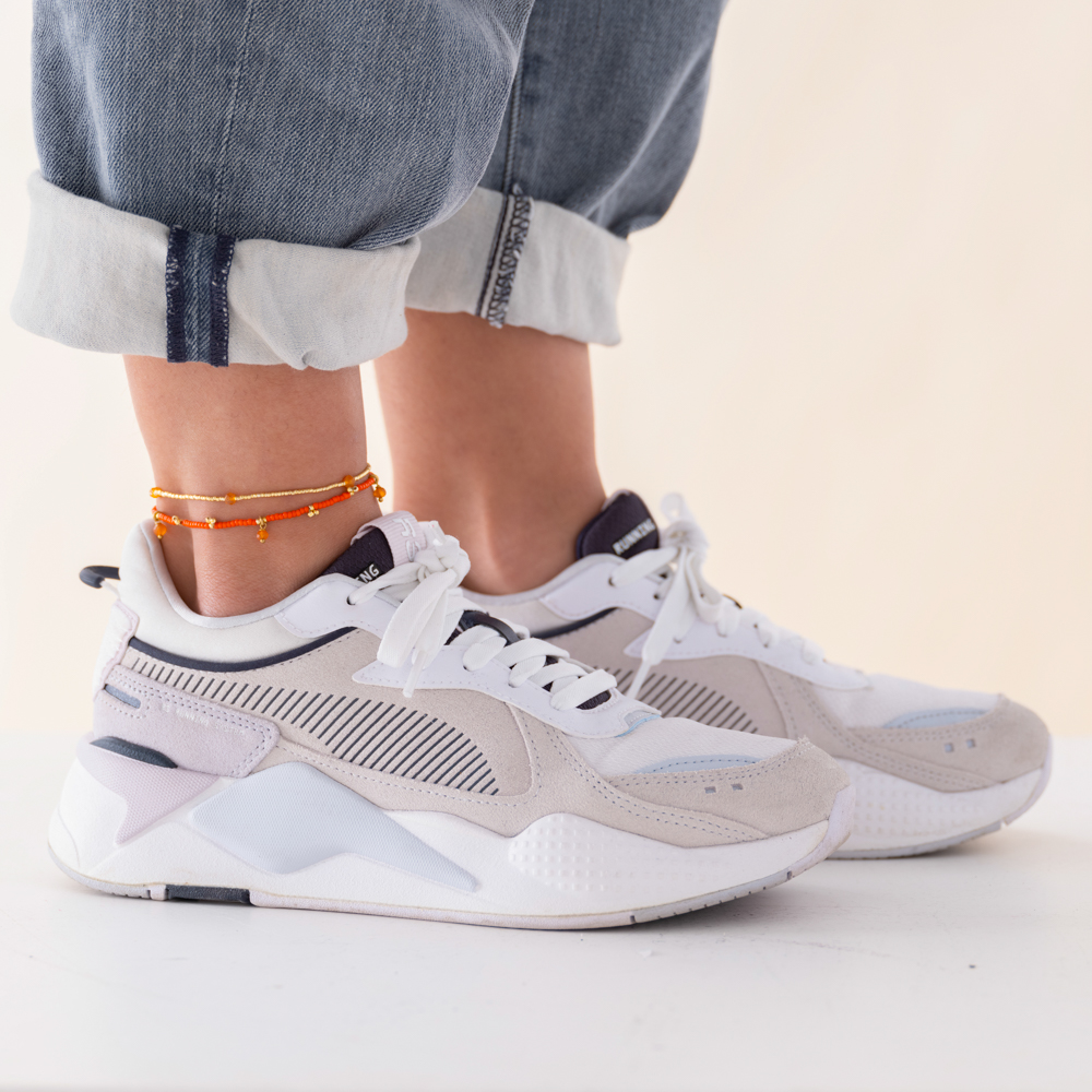 Dame mit Fußkettchen Beach Karneol ABS